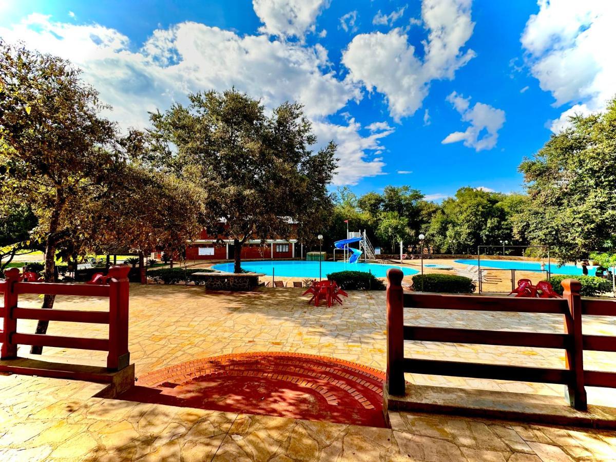 Parque Hotel Manantial Hohenau Kültér fotó