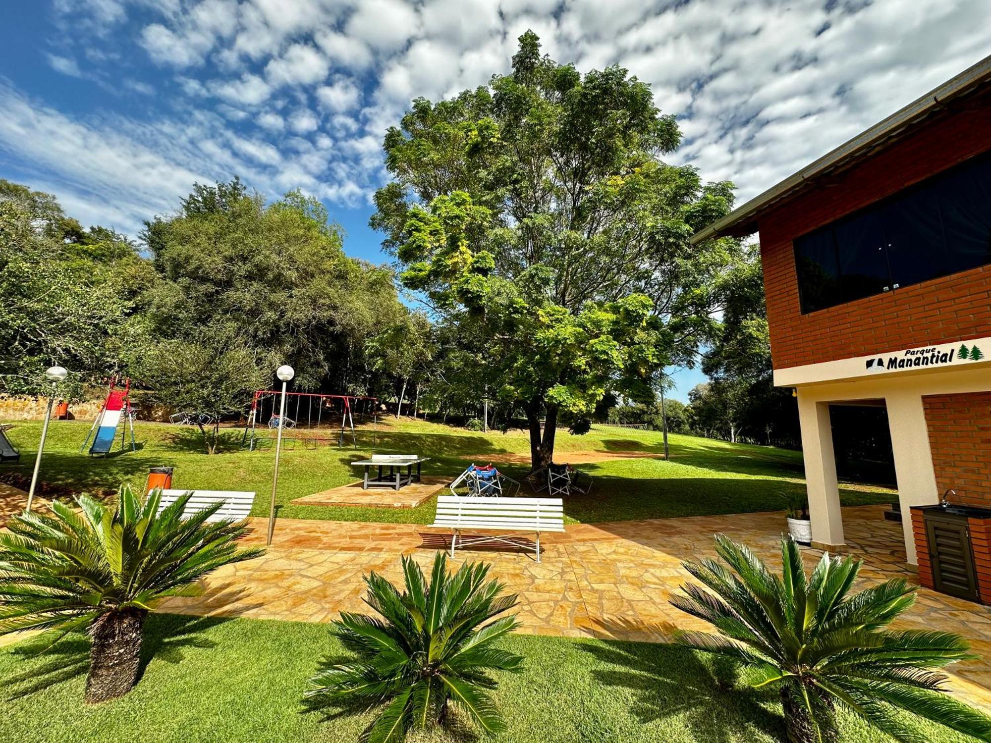 Parque Hotel Manantial Hohenau Kültér fotó